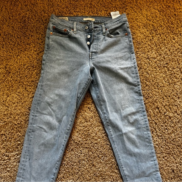 Levi’s Jean. - Picture 3 of 6